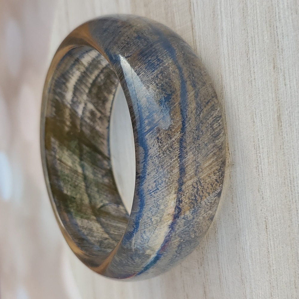 Blue gray with golden glimmer throughout acrylic bangle - Picture 4 of 6